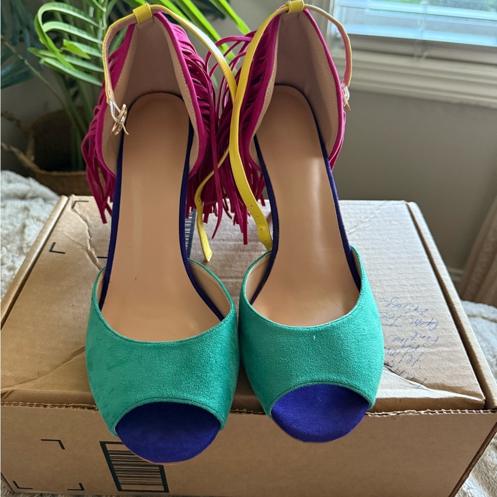 Chic Fringe Heels in Pink and Green - Picture 3 of 3